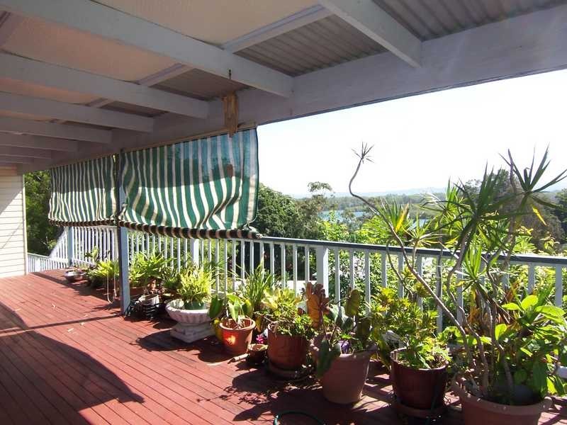 10 Rajah Road, Ocean Shores NSW 2483