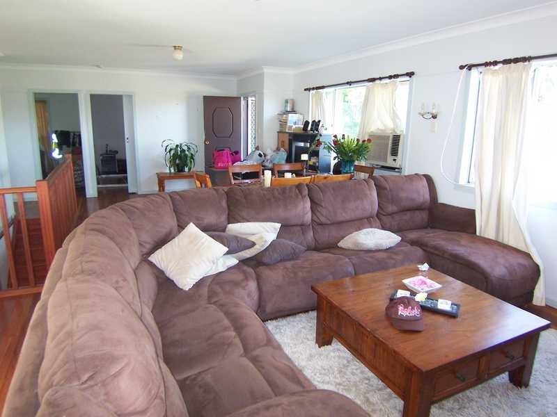 16 Coomburra Crescent, Ocean Shores NSW 2483