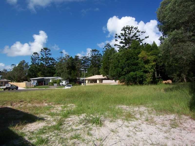 4 Gara Court, Ocean Shores NSW 2483