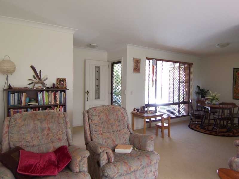 8 Natan Court, Ocean Shores NSW 2483
