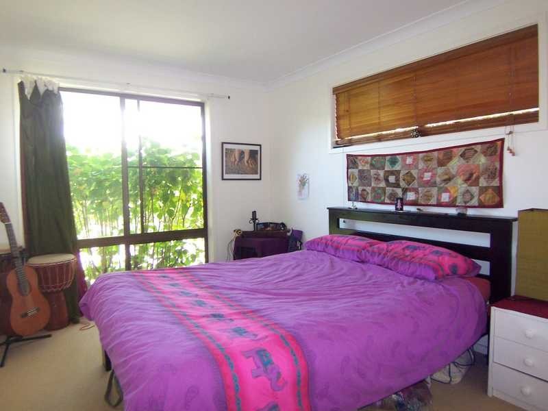 8 Natan Court, Ocean Shores NSW 2483