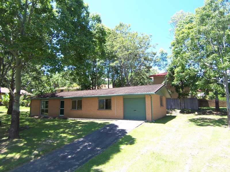 4 Qui Court, Ocean Shores NSW 2483