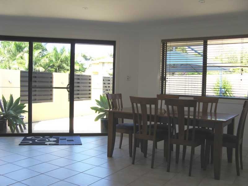 4 Glendale Crescent, Ocean Shores NSW 2483