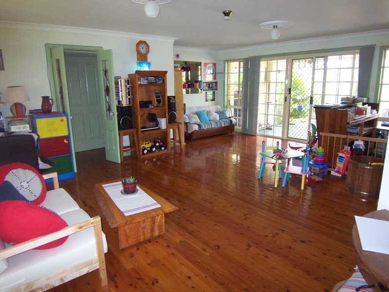 4 Larelar Court, Ocean Shores NSW 2483