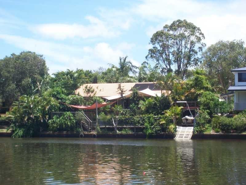 4 Larelar Court, Ocean Shores NSW 2483