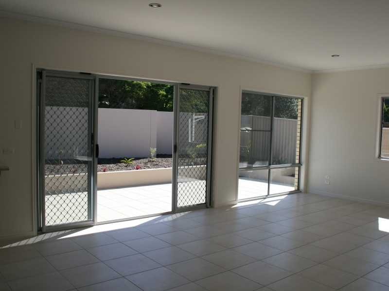 52A Rajah Road, Ocean Shores NSW 2483