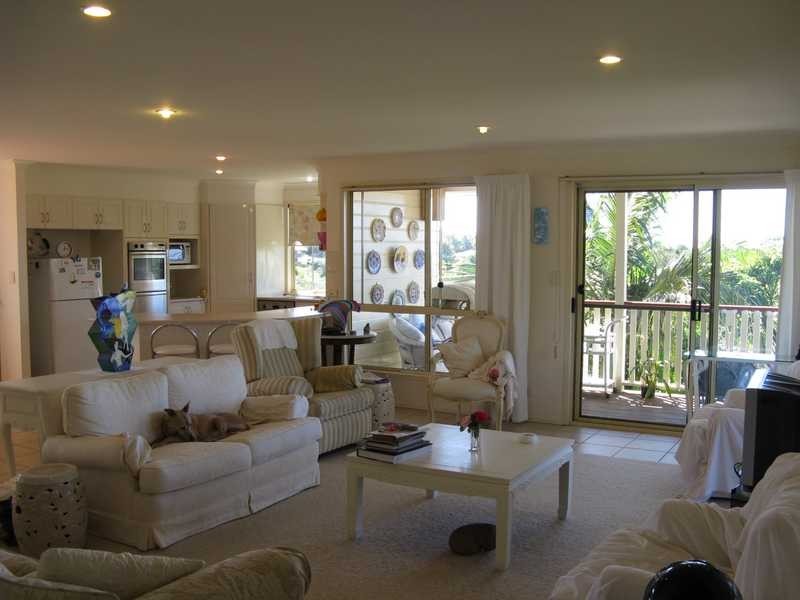 5 Wirruna Avenue, Ocean Shores NSW 2483