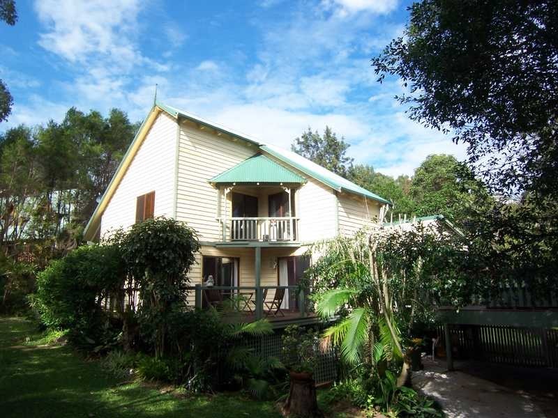 8 Yungarup Place, Ocean Shores NSW 2483