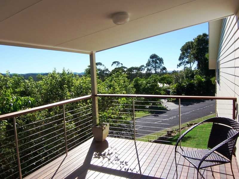 2/1 Coomburra Crescent, Ocean Shores NSW 2483