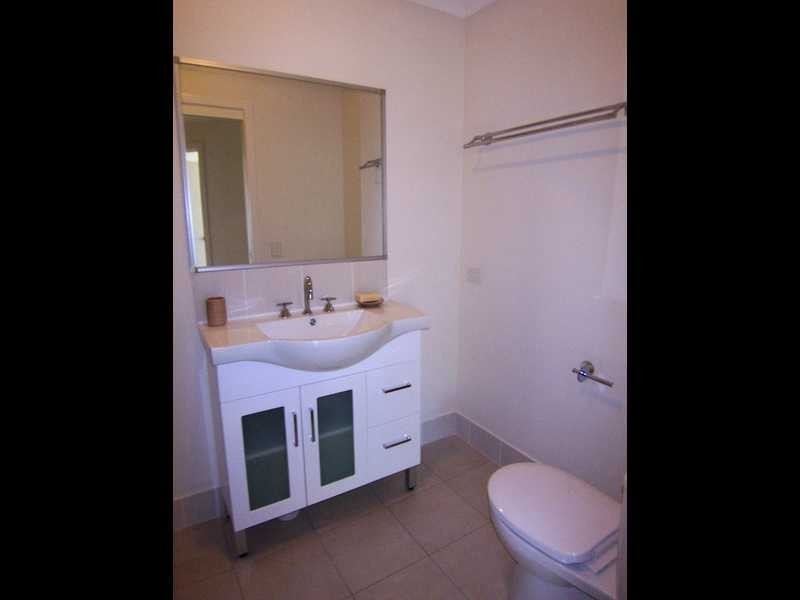 2/1 Coomburra Crescent, Ocean Shores NSW 2483