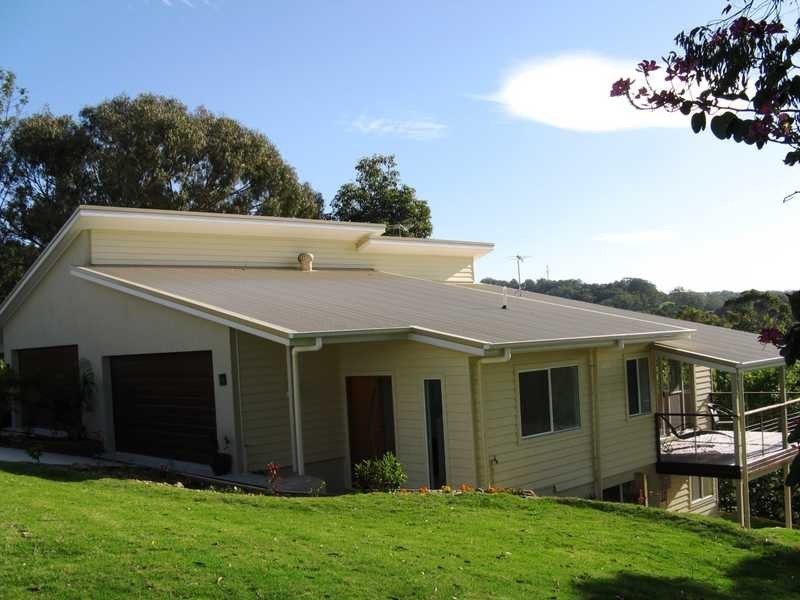 2/1 Coomburra Crescent, Ocean Shores NSW 2483