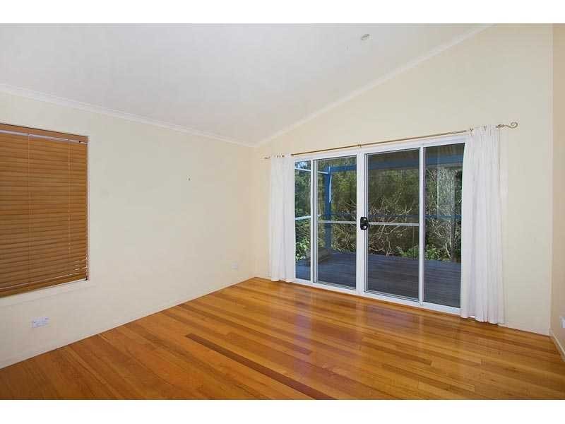 32 Mia Court, Ocean Shores NSW 2483