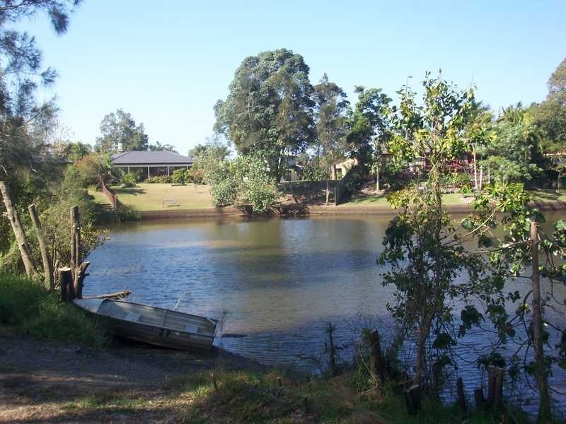 27 Natan Court, Ocean Shores NSW 2483