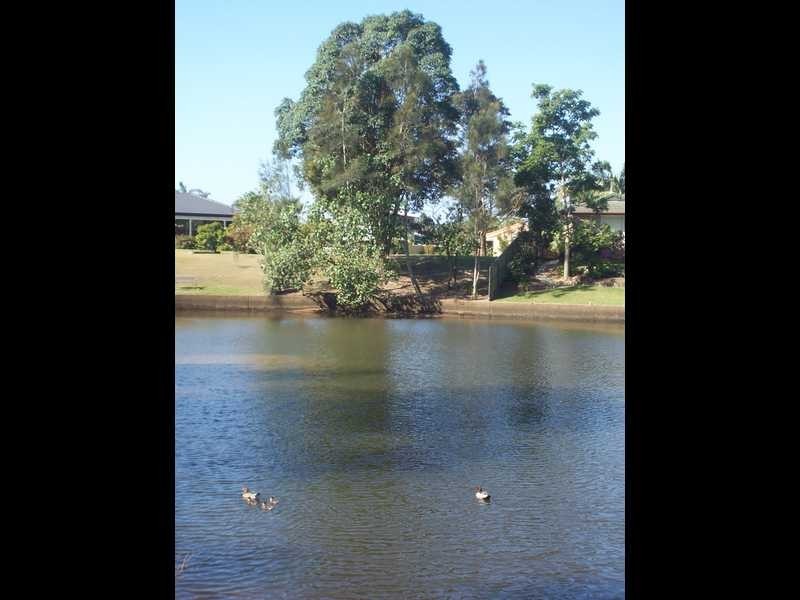 27 Natan Court, Ocean Shores NSW 2483