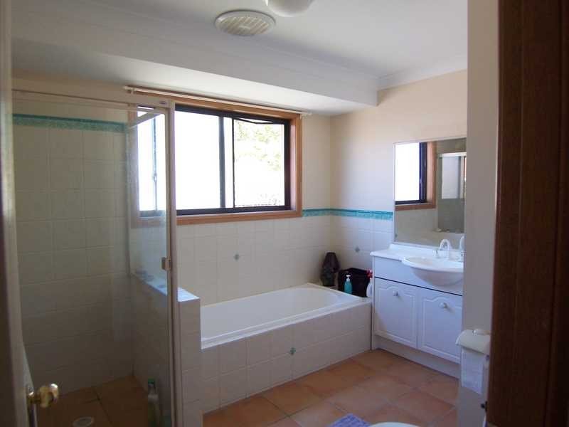 2/42 Rajah Road, Ocean Shores NSW 2483