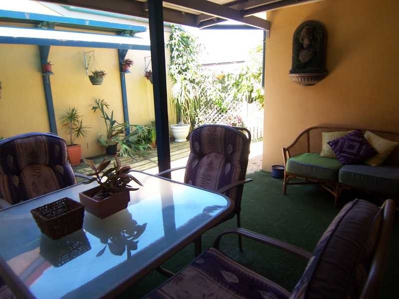 2/42 Rajah Road, Ocean Shores NSW 2483