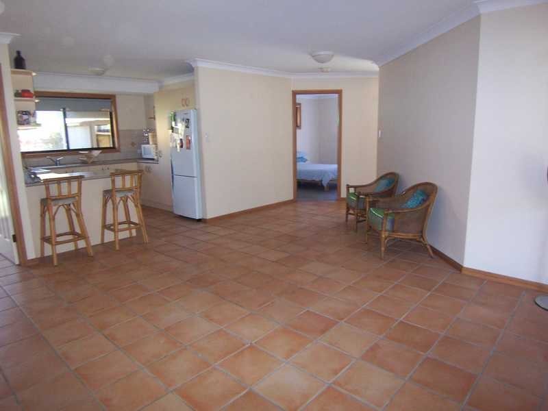 2/42 Rajah Road, Ocean Shores NSW 2483