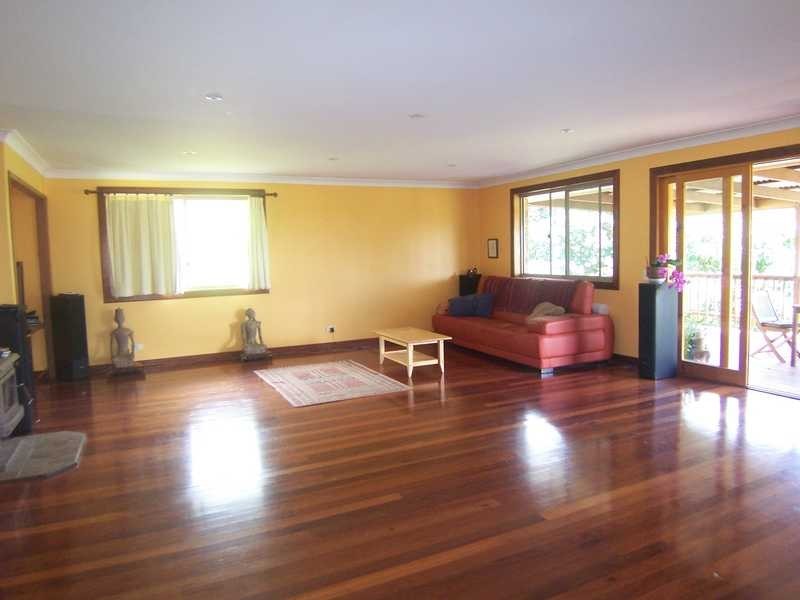 2 Nelshaby Court, Ocean Shores NSW 2483