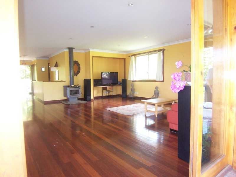 2 Nelshaby Court, Ocean Shores NSW 2483