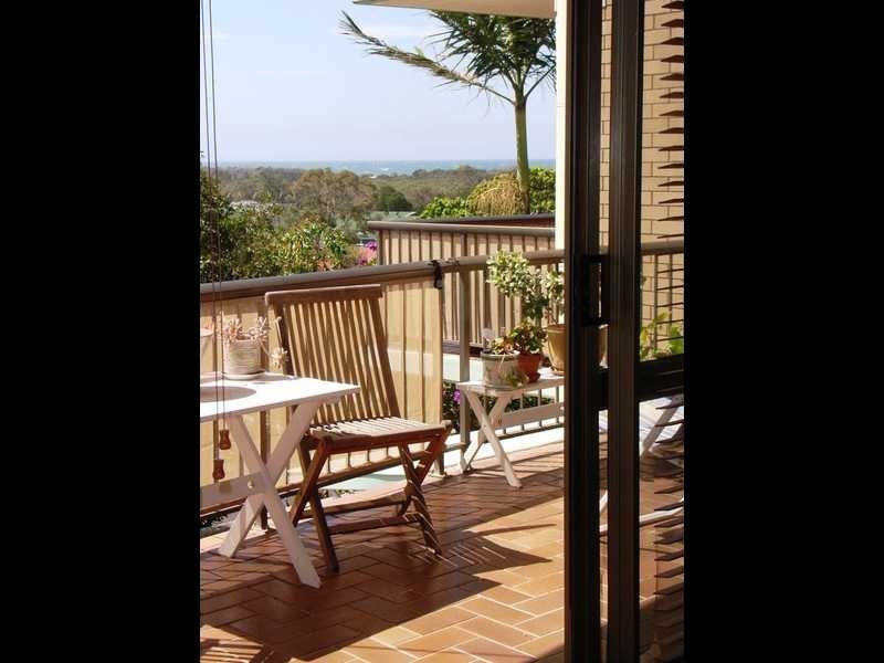 1/5 Jarrah Cresent, Ocean Shores NSW 2483