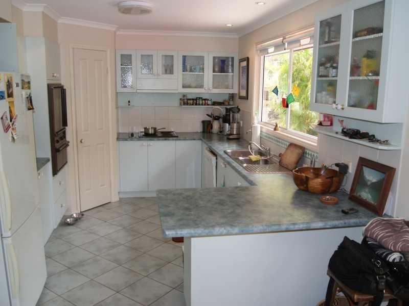 8 Kiyung Court, Ocean Shores NSW 2483