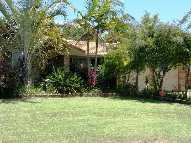 5 Eloura Court, Ocean Shores NSW 2483