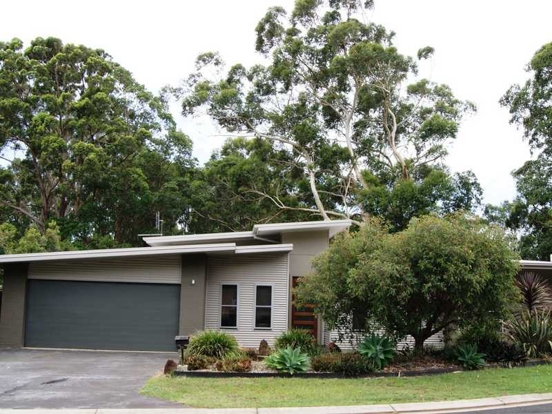 25 Flinders Way, Ocean Shores NSW 2483