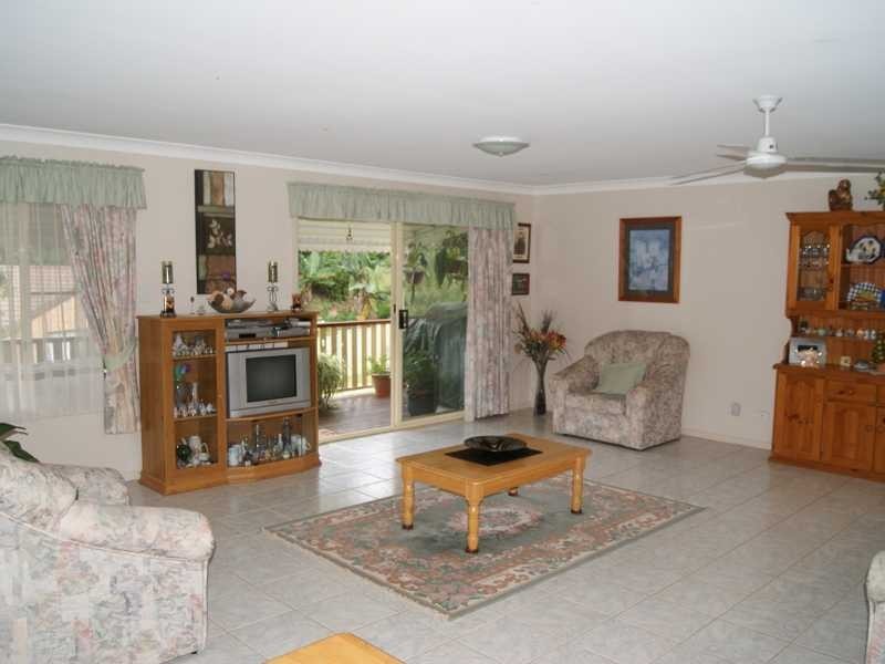 2 Bian Court, Ocean Shores NSW 2483