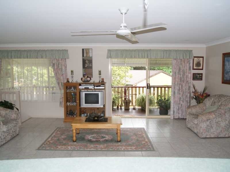 2 Bian Court, Ocean Shores NSW 2483