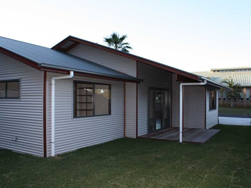 2A Banool Circuit, Ocean Shores NSW 2483