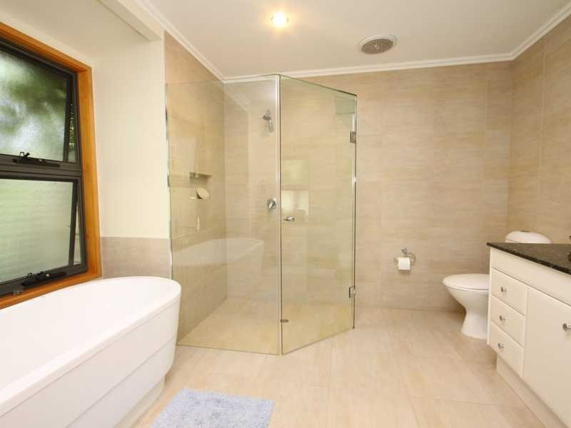 11 Namoi Glen, Ocean Shores NSW 2483