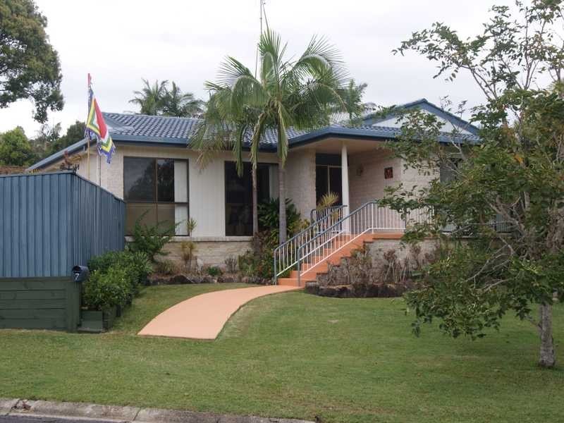 7 Narrogal Court, Ocean Shores NSW 2483