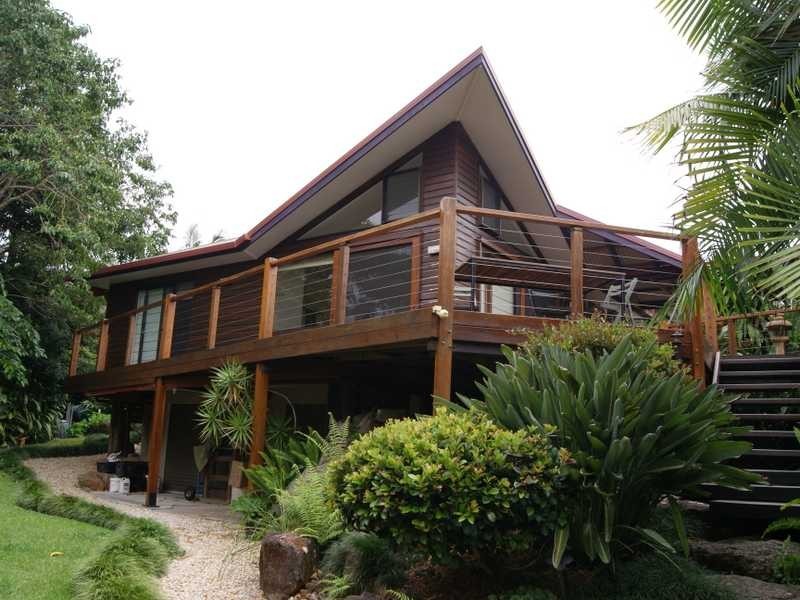 13 Goondooloo Drive, Ocean Shores NSW 2483