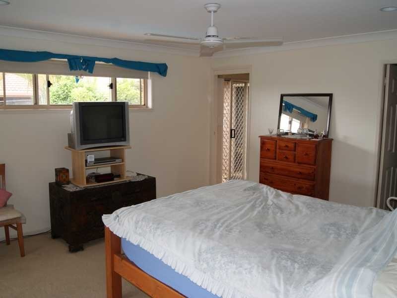 1 Bulgoon Crescent, Ocean Shores NSW 2483