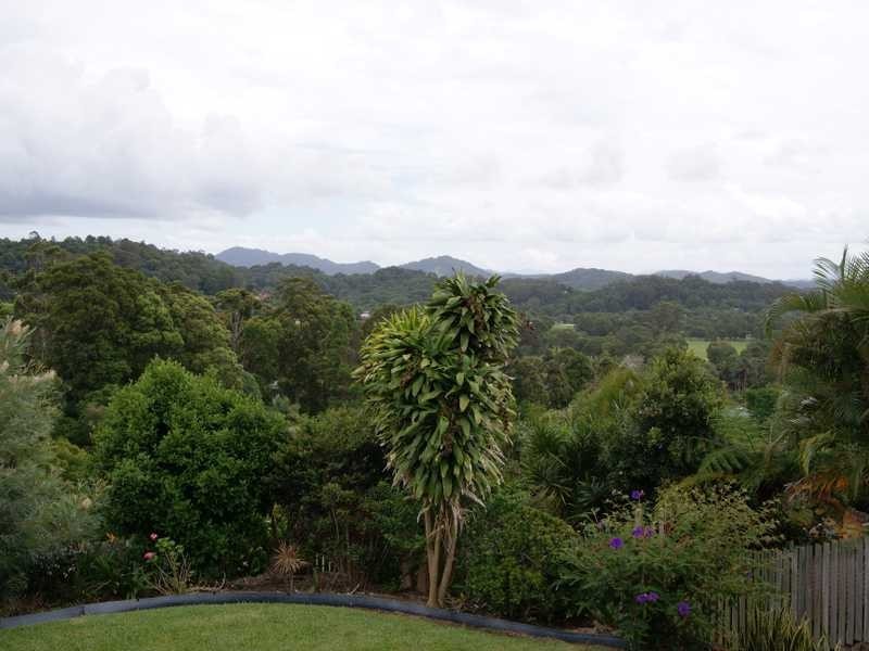 1 Bulgoon Crescent, Ocean Shores NSW 2483