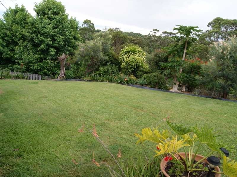 1 Bulgoon Crescent, Ocean Shores NSW 2483