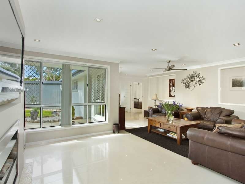 24 Berrimbillah Court, Ocean Shores NSW 2483