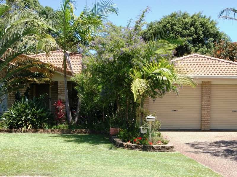 5 Eloura Court, Ocean Shores NSW 2483