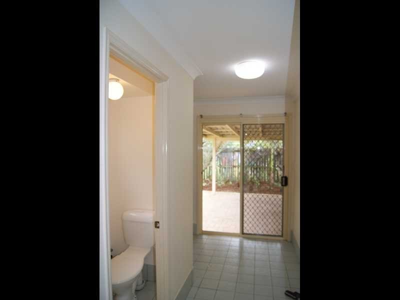 5 Eloura Court, Ocean Shores NSW 2483