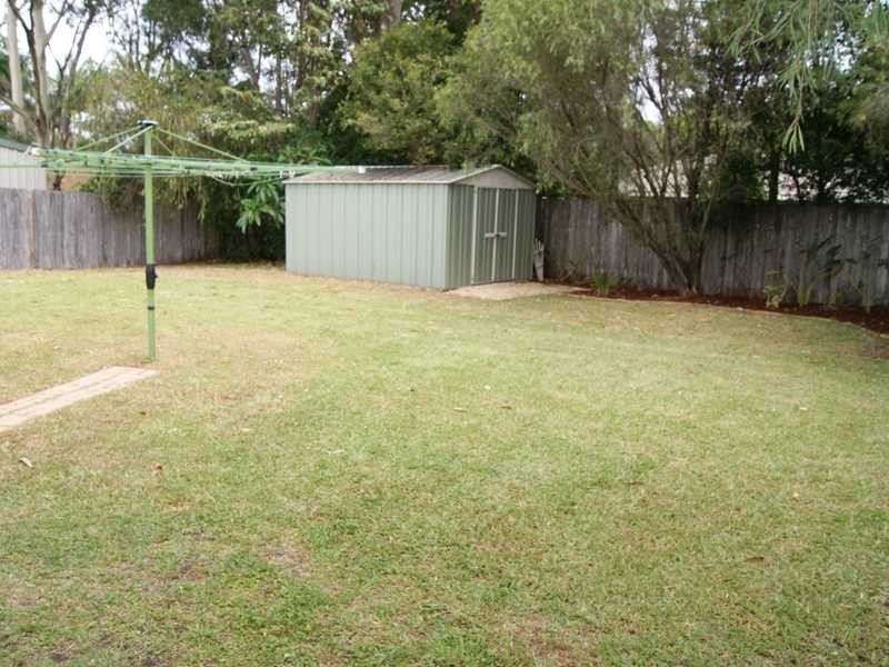 5 Eloura Court, Ocean Shores NSW 2483