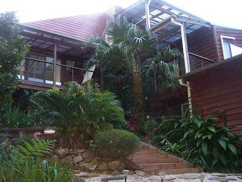 11 Goondooloo Drive, Ocean Shores NSW 2483
