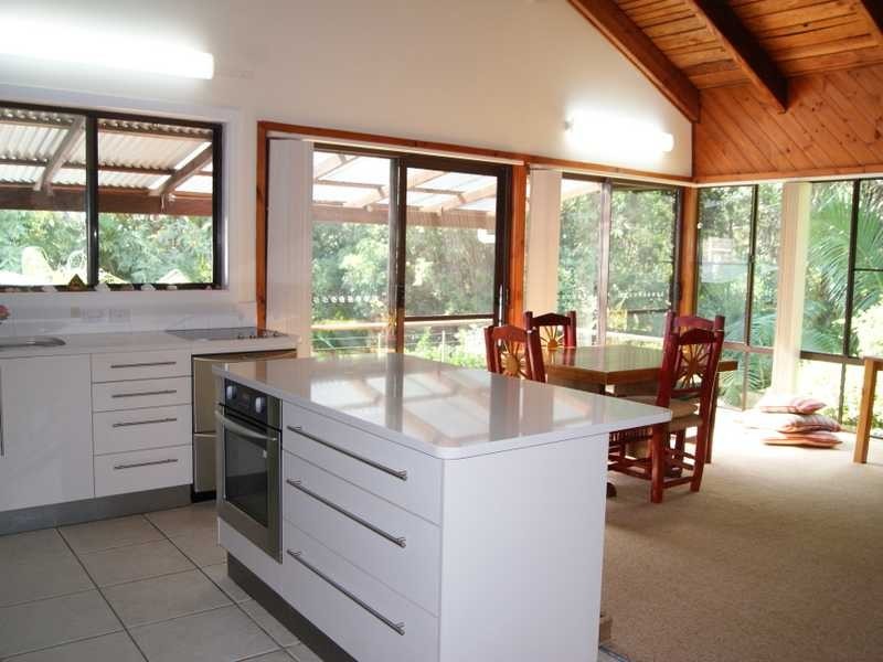 11 Goondooloo Drive, Ocean Shores NSW 2483