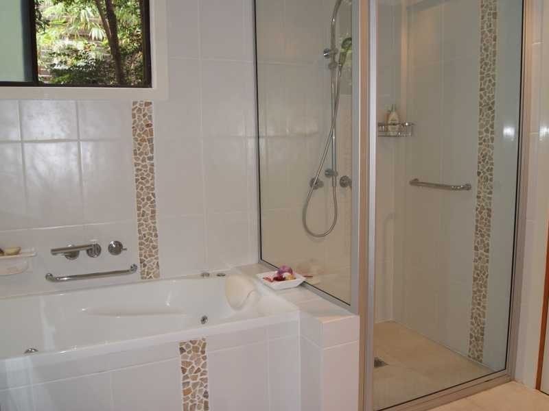 11 Goondooloo Drive, Ocean Shores NSW 2483