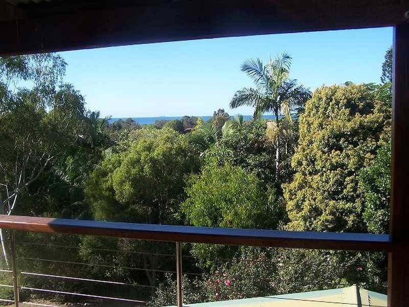 11 Goondooloo Drive, Ocean Shores NSW 2483