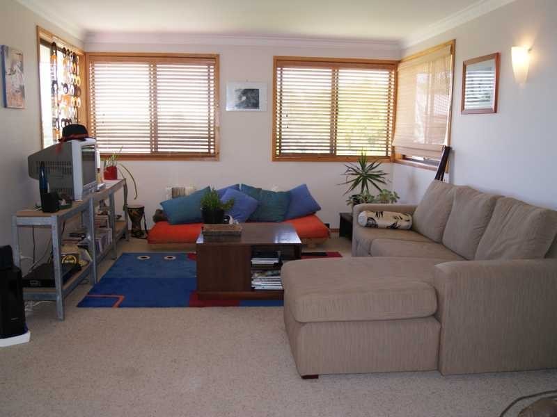 9 Gibingbell Close, Ocean Shores NSW 2483