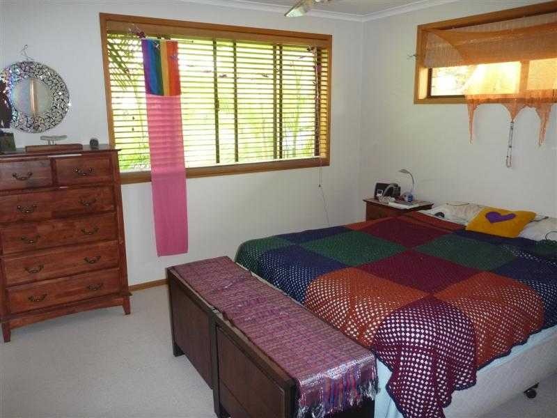 9 Gibingbell Close, Ocean Shores NSW 2483