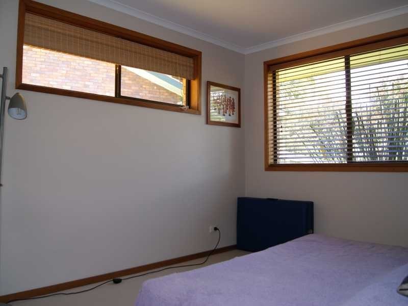 9 Gibingbell Close, Ocean Shores NSW 2483