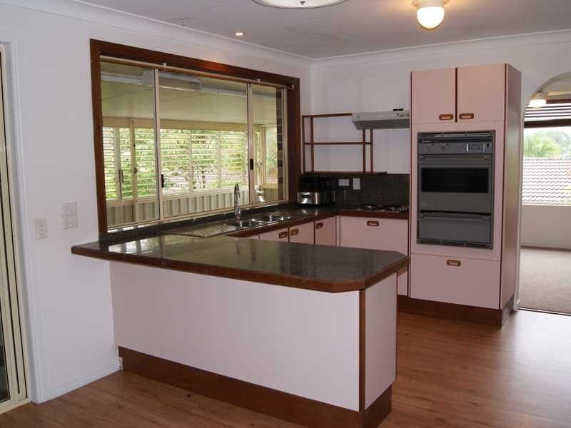 1 Coonawarra Court, Ocean Shores NSW 2483