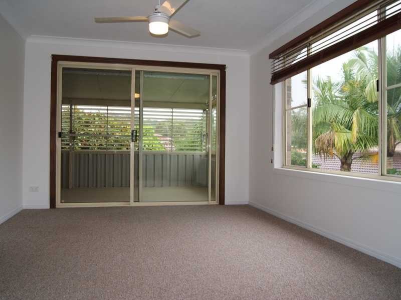 1 Coonawarra Court, Ocean Shores NSW 2483