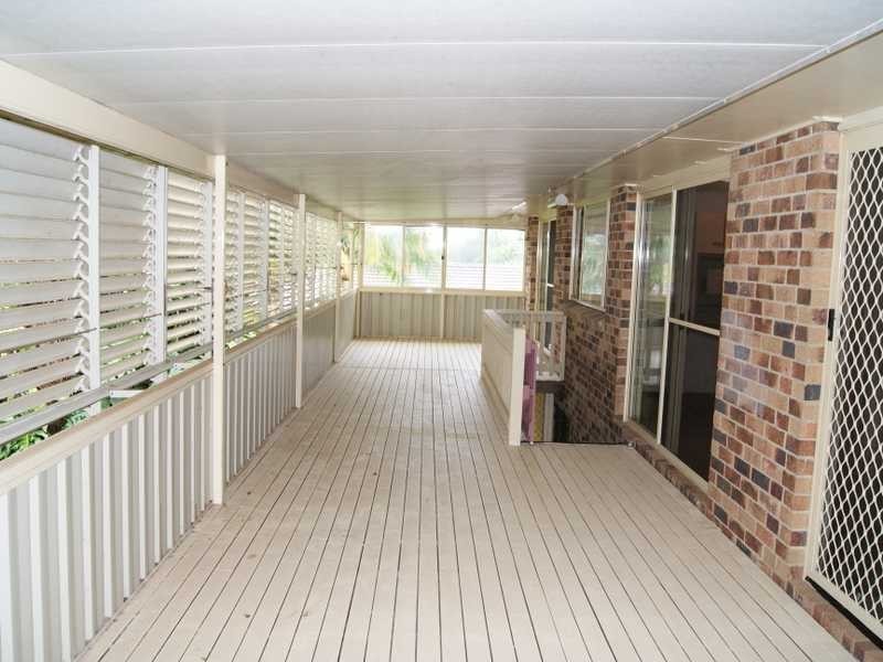 1 Coonawarra Court, Ocean Shores NSW 2483